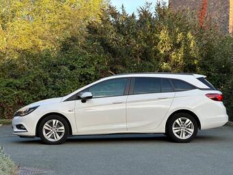 Vauxhall Astra Estate 1.6 CDTi BlueInjection Design Sports Tourer Euro 6 (s/s) 5dr