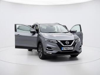 Nissan Qashqai SUV 1.3 DIG-T N-Connecta Euro 6 (s/s) 5dr