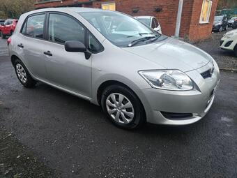 2009 Toyota Auris 1.4 D-4D T3 5dr 14 Photos photo