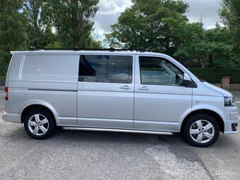 Volkswagen Transporter Combi Van 2.0 BiTDI T32 Highline Kombi DSG 4MOTION L3 H1 4dr