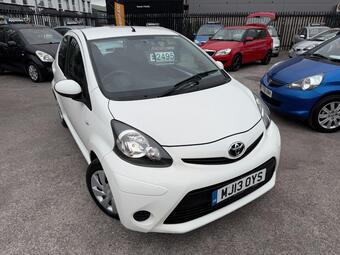 Toyota AYGO Hatchback 1.0 VVT-i Ice Euro 5 5dr