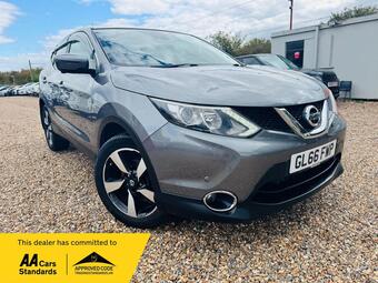 Nissan Qashqai SUV 1.2 DIG-T N-Connecta XTRON 2WD Euro 6 (s/s) 5dr
