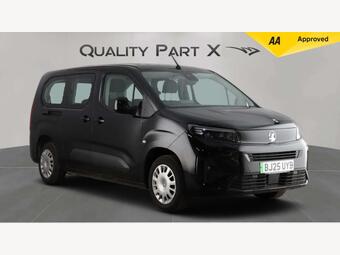 Vauxhall Combo Life Electric MPV 52kWh Design XL MPV Auto 5dr (11kW Charger)