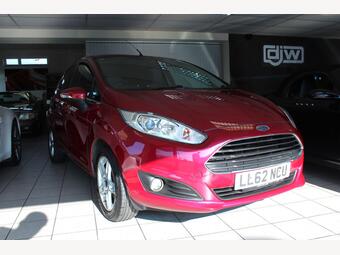 2012 POPULAR HATCHBACK IS EQUIPPED WITH A 1.25 LITRE PETROL... ENQUIRE ABOUT FINANCE VIEW... photo