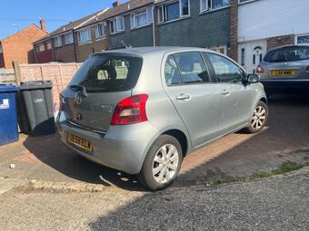 Toyota Yaris Hatchback 1.3 VVT-i TR 5dr