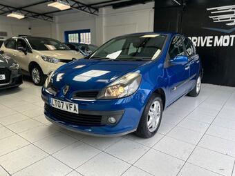 Renault Clio Hatchback 1.6 VVT Dynamique 5dr