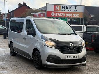 Renault Trafic Combi Van 1.6 dCi 27 Sport Nav Crew Van SWB Euro 6 6dr