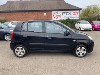 2010 PICANTO 1.1 STRIKE 5DR 39 PHOTOS KIA PICANTO 1.1 STRIKE 5DR 1 F... photo
