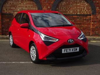 Toyota AYGO Hatchback 1.0 VVT-i x-play x-shift Euro 6 5dr (Safety Sense)