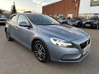Volvo V40 Hatchback 2.0 D2 Momentum Edition Auto Euro 6 (s/s) 5dr