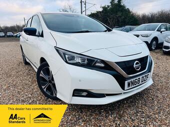 2018 Nissan Leaf 40kWh Tekna Auto 5dr 69 Photos photo