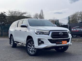 Toyota Hilux Pickup 2.4 D-4D Invincible X Auto 4WD Euro 6 4dr (TSS, 3.5t)