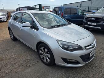 Vauxhall Astra Hatchback 1.6 CDTi ecoFLEX Design Euro 6 (s/s) 5dr