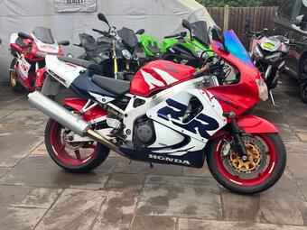 2000 cbr900rr fireblade 900cc 23 photos 1 video  cbr900rr fireblade 900cc low mileage fireblade £2,400 2000 (w) reg unlisted 17,287... photo