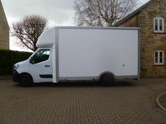 Renault Master Luton 2.3 dCi ENERGY 35 Business Platform Cab FWD LWB Euro 6 (s/s) 2dr