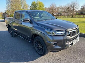 Toyota Hilux Pickup 2.8 D-4D Invincible X 4WD Euro 6 (s/s) 4dr