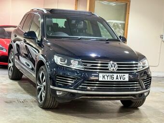 Volkswagen Touareg SUV 3.0 TDI V6 BlueMotion Tech R-Line Tiptronic 4WD Euro 6 (s/s) 5dr