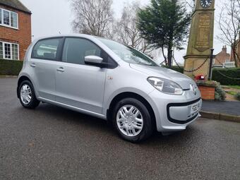 2013 up! 1.0 move up! euro 5 5dr 22 photos  up! 1.0 move up! euro 5 5dr low road tax... photo