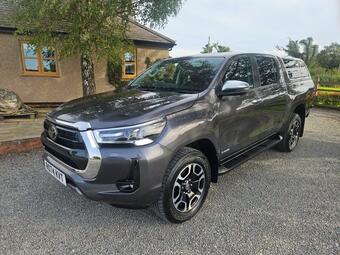 Toyota Hilux Pickup 2.4 D-4D Invincible Auto 4WD Euro 6 (s/s) 4dr