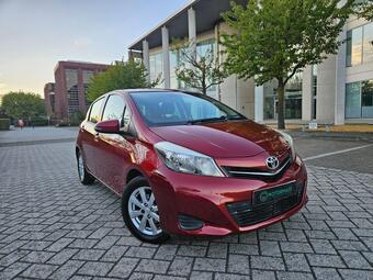 Toyota Yaris Hatchback 1.33 Dual VVT-i Icon Euro 5 5dr