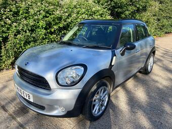 MINI Countryman SUV 1.6 Cooper Euro 6 (s/s) 5dr