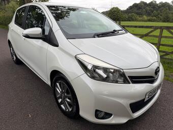 Toyota Yaris Hatchback 1.33 Dual VVT-i Icon Plus Multidrive S Euro 5 5dr