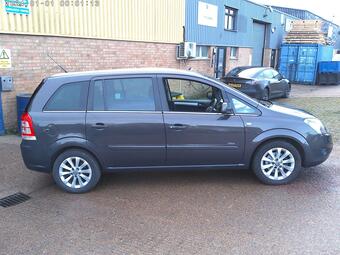 2013 ZAFIRA 1.8 16V DESIGN EURO 5 5DR 30 PHOTOS VAUXHALL ZAFIRA 1.8 16V... photo