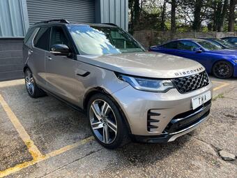 Land Rover Discovery SUV 3.0 D300 MHEV R-Dynamic SE Auto 4WD Euro 6 (s/s) 5dr
