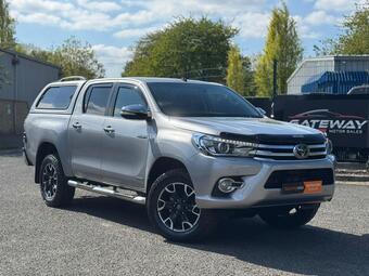 Toyota Hilux Pickup 2.4 D-4D Invincible X Auto 4WD Euro 6 4dr (TSS, 3.5t)