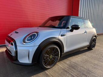2022 COOPER SE 32.6KWH LEVEL 3 AUTO 3DR 36 PHOTOS MINI ELECTRIC HATCH COOPER... photo