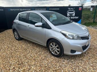 2011 YARIS 1.33 DUAL VVT I TR EURO 5 5DR 39 PHOTOS TOYOTA YARIS... photo