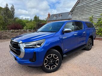 Toyota Hilux Pickup 2.4 D-4D Invincible 4WD Euro 6 (s/s) 4dr
