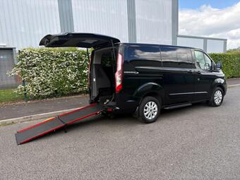 Ford Tourneo Custom Minibus 2.0 320 EcoBlue Titanium Auto L1 Euro 6 (s/s) 5dr