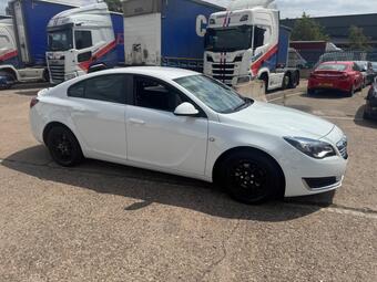 Vauxhall Insignia Hatchback 2.0 CDTi ecoFLEX Design Nav Euro 5 (s/s) 5dr