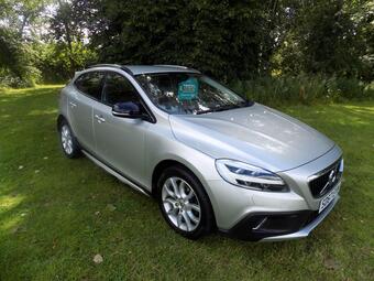 Volvo V40 Cross Country Hatchback 2.0 T3 Pro Euro 6 (s/s) 5dr