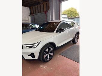 Volvo XC40 SUV 2.0 B4 MHEV Plus Dark DCT Auto Euro 6 (s/s) 5dr