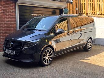 Mercedes-Benz V Class MPV 2.0 V300d Premium G-Tronic+ Euro 6 (s/s) 5dr (8 Seat, Extra Long)