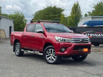 Toyota Hilux Pickup 2.4 D-4D Invincible 4WD Euro 6 4dr (TSS)