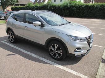 Nissan Qashqai SUV 1.3 DIG-T N-Connecta Euro 6 (s/s) 5dr
