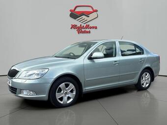 Skoda Octavia Hatchback 1.6 MPI Elegance Euro 5 5dr