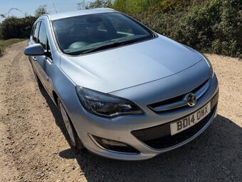 2014 ASTRA 1.6 16V ELITE SPORTS TOURER AUTO EURO 5 5DR 17 PHOTOS VAUXHALL... photo