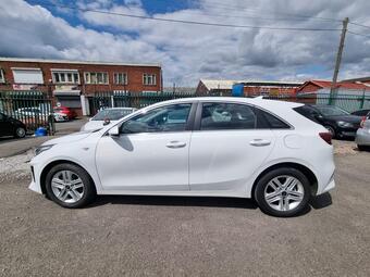 2021 CEED 1.6 CRDI MHEV 2 NAV EURO 6 S S 5DR 45 PHOTOS... photo