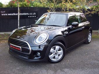 MINI Hatch Hatchback 1.5 Cooper Classic Steptronic Euro 6 (s/s) 3dr