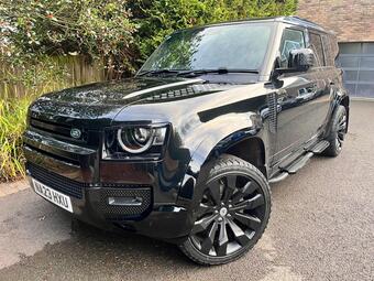 Land Rover Defender 110 SUV 3.0 D250 MHEV SE Hard Top SUV Auto 4WD MWB Euro 6 (s/s) 5dr