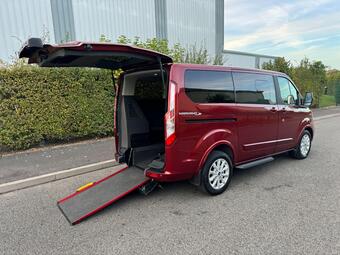 Ford Tourneo Custom Minibus 2.0 320 EcoBlue Titanium Auto L1 Euro 6 (s/s) 5dr