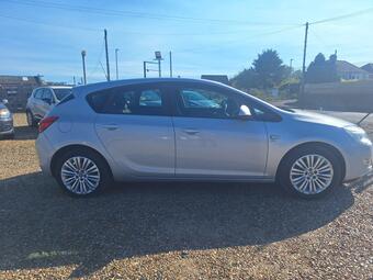 Vauxhall Astra Hatchback 1.4 16v Excite Euro 5 5dr