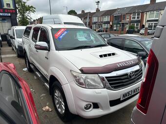 Toyota Hilux Pickup 3.0 D-4D Invincible 4WD Euro 5 4dr