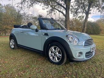 MINI Convertible Convertible 1.6 Cooper Auto Euro 6 2dr