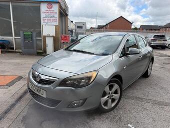 Vauxhall Astra Hatchback 1.6 16v SRi Euro 5 5dr