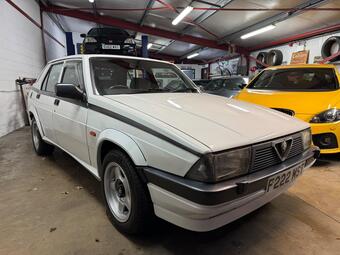 Alfa Romeo 75 Saloon 2.0 T.Spark 4dr